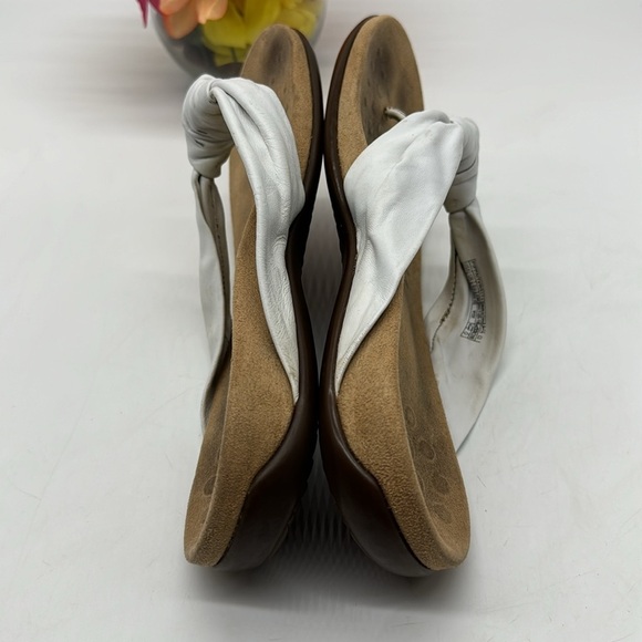 Vionic Pippa White Thone Sandal Size 8.5 VIO6857 - Picture 4 of 7
